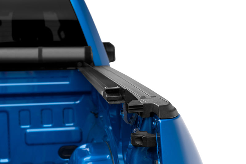 LUND Genesis Roll-Up Tonneau Cover | Chevrolet Colorado / GMC Canyon (15-22) / ZR2 (17-22) (960179)