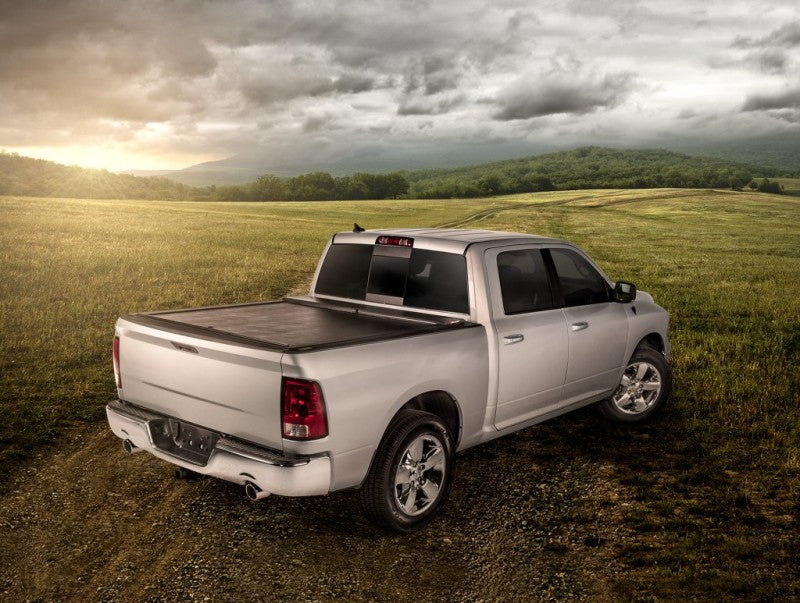 Roll-N-Lock M-Series Retractable Tonneau Cover | Ford F-150 (15-17 / 18-20 / 17-20 Raptor) (LG101M)