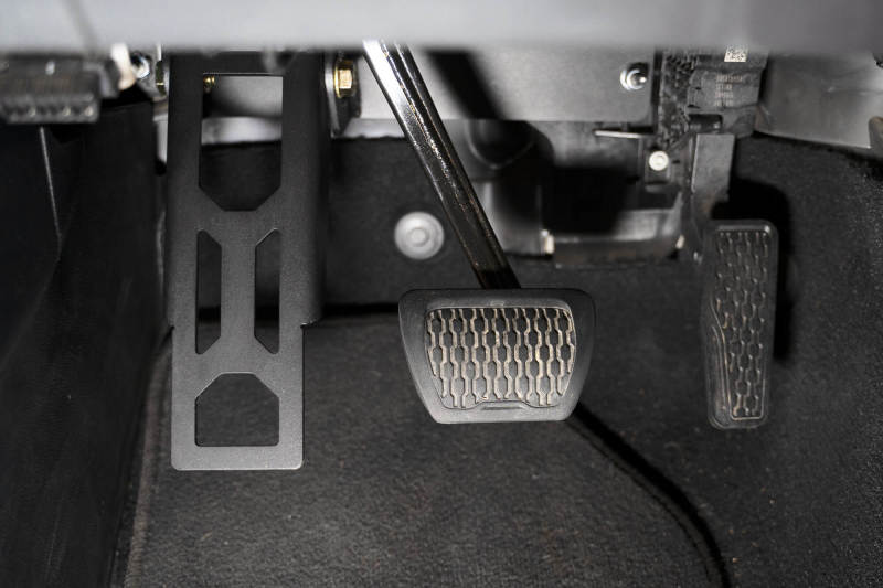 DV8 Offroad Adjustable Dead Pedal: Jeep Gladiator (20-22) / Wrangler (18-22)