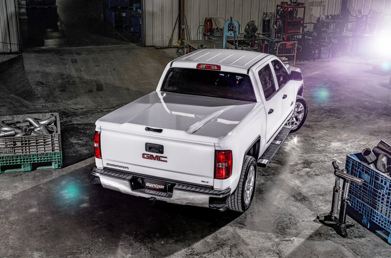 UnderCover Elite LX Hard Tonneau Cover | GMC Sierra 1500 / Sierra AT4 (19-26) (UC1208L-G7C)