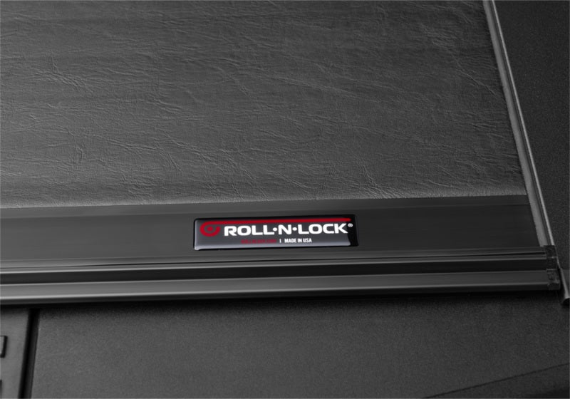 Roll-N-Lock M-Series Retractable Tonneau Cover | Ford F-150 (15-17 / 18-20 / 17-20 Raptor) (LG101M)