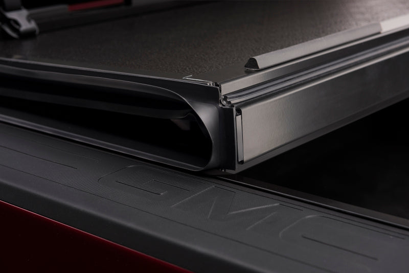BAK 1126130 Tonneau Cover | Chevrolet Silverado 1500/2500HD (19-24) / GMC Sierra 1500 (19-26) / ZR2 (22-26) (1126130)