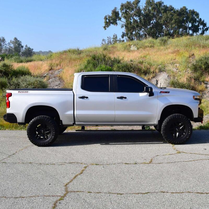 Westin Pro-e Power Running Boards | Chevrolet Silverado 1500 (19-26) / GMC Sierra 1500 (19-26) / Silverado ZR2 (22-26) (29-24135)