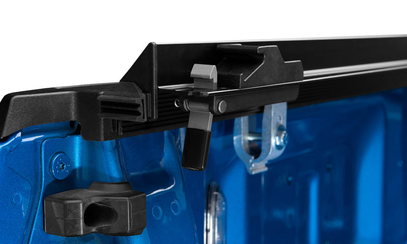 Lund Genesis Elite Roll Up Tonneau Cover | Chevrolet Colorado (15-22) / GMC Canyon (15-22) (968180)