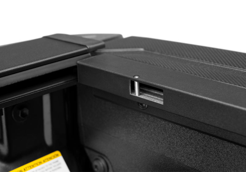 Roll-N-Lock M-Series Tonneau Cover | Toyota Tacoma (16-19 / 20-23) (LG531M)