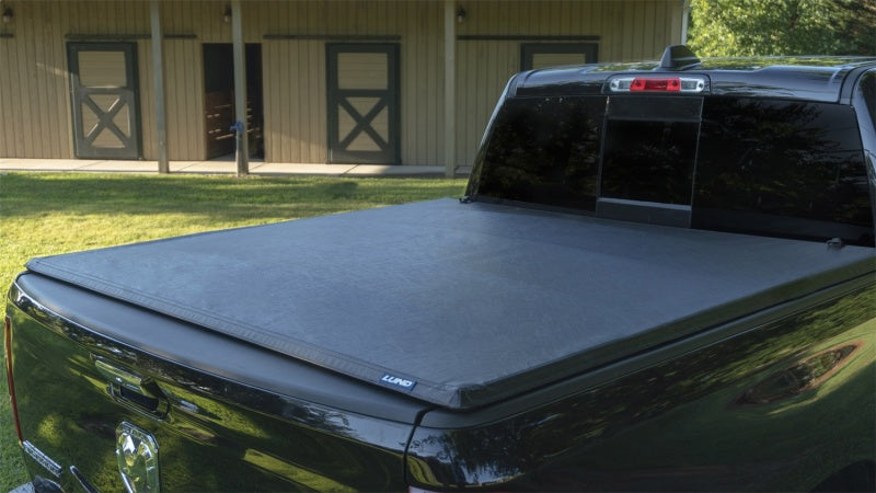 Lund 19-23 Ford Ranger (6ft Bed) Genesis Tri-Fold Tonneau Cover | Ford Ranger (19-26) (950113)
