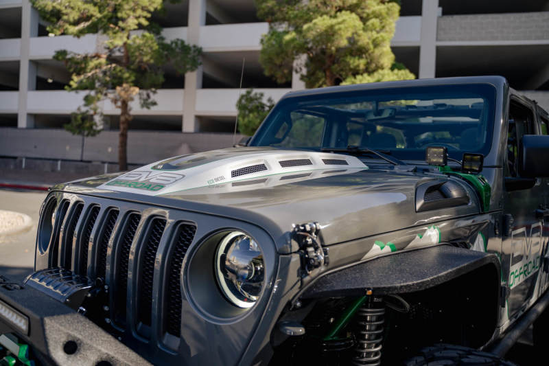 DV8 Offroad Primer Black Heat Dispersion Hood: Jeep Wrangler (18-21) / Gladiator (20-21)