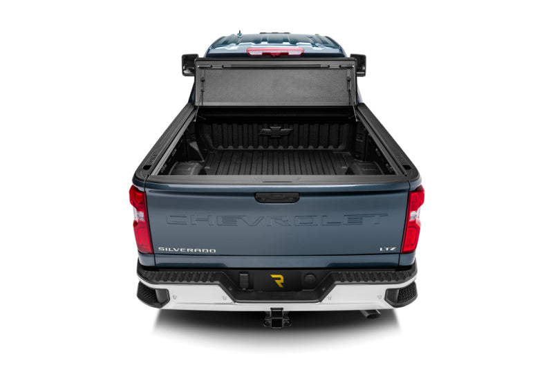 BAK Industries G2 Tonneau Cover | Chevrolet Silverado 2500HD/3500HD / GMC Sierra 2500HD/3500HD (20-26) (226134)