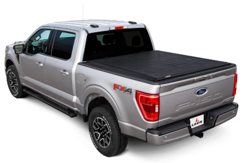 LEER SR250 52TC16 5Ft2In with Track Tonneau Cover | Toyota Tacoma (20-23) (610286)