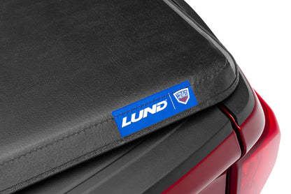 Lund Hard Fold Tonneau Cover | Chevrolet Colorado Fleetside 6ft Bed (15-17) (969165)