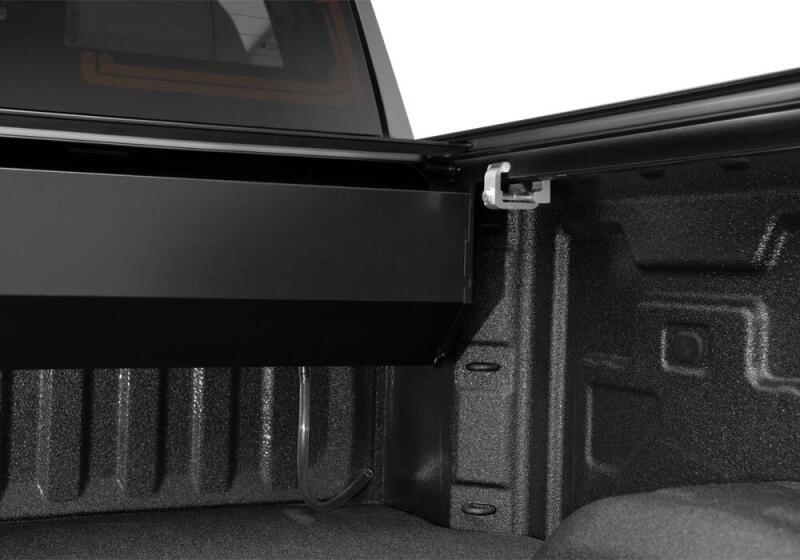 RetraxONE MX Bed Cover | Chevrolet Silverado 2500HD/3500HD (20-26) / GMC Sierra 2500HD/3500HD (20-26) (60484)