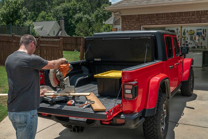 Rugged Ridge Armis Hard Folding Bed Cover | Jeep Gladiator JT (20-24) (13550.24)