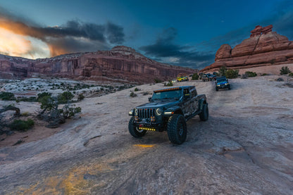 ORACLE Lighting Integrated Windshield LED Light Bar System: Jeep Wrangler / Gladiator (18-24)
