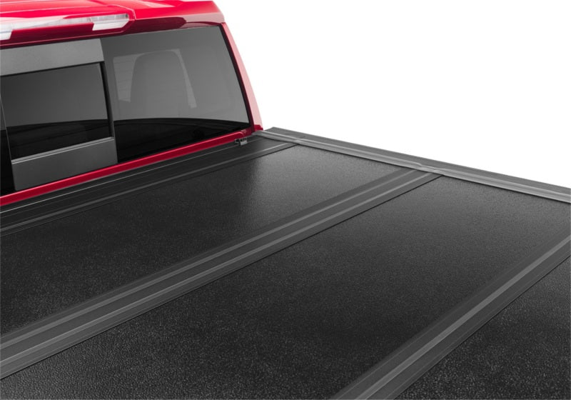 UnderCover FX11022 Flex Hard Folding Tonneau Cover | Chevrolet Silverado 1500 / GMC Sierra (19-26) (FX11022)