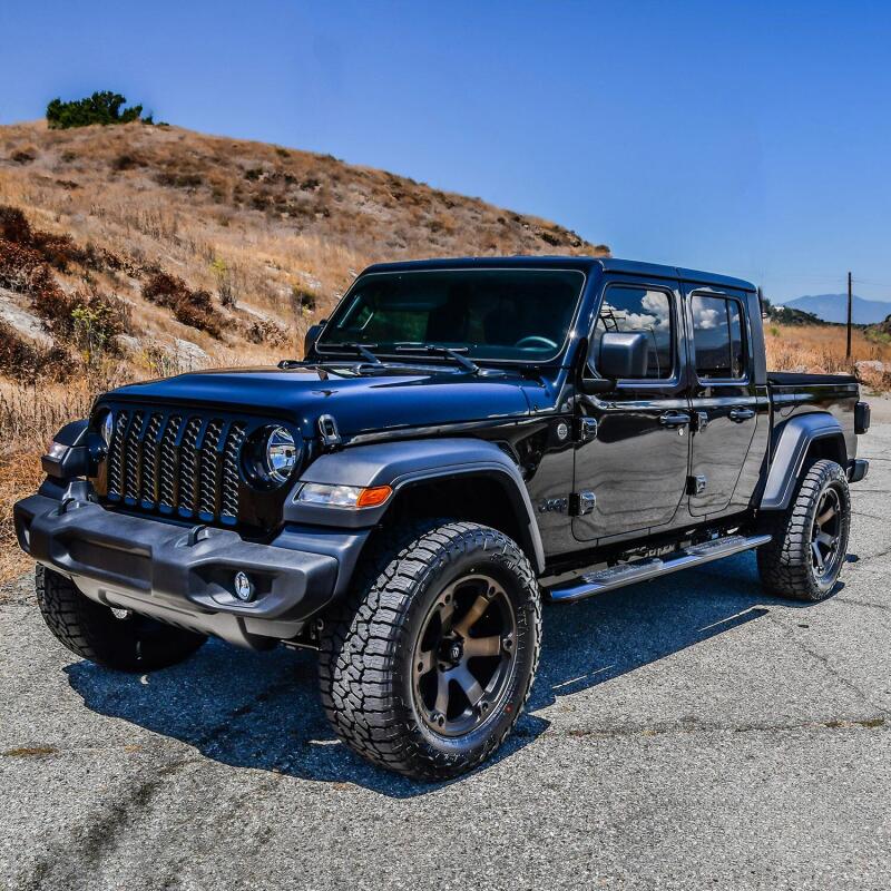 Westin Black PRO TRAXX 4 Oval Nerf Step Bars: Jeep Gladiator 2020-2024