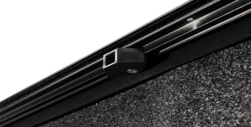 Retrax IX 15-22 Ford F-150 Super Crew/Super Cab/Reg Cab 6.5ft. Bed Retractable Tonneau Cover | Ford F-150 (15-22)
