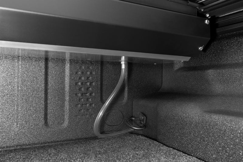 Rugged Ridge Armis Retractable Locking Bed Cover w/o Trail Rails: Jeep Gladiator (18-26)