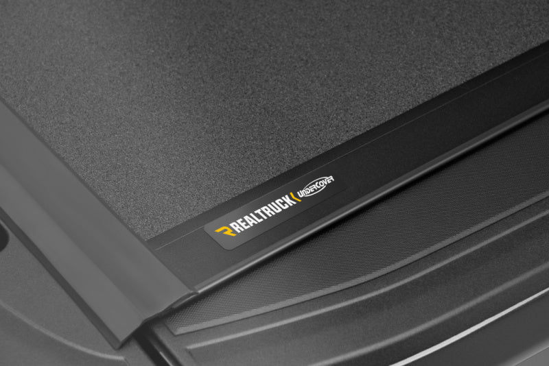Undercover ArmorFlex Hard Folding Tonneau Cover | Chevrolet Silverado 2500HD / 3500HD / GMC Sierra 2500HD / 3500HD (20-26) (AX12026)