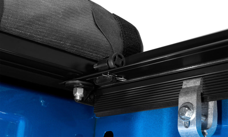 Lund Genesis Elite Roll Up Tonneau Cover | Chevrolet Colorado (15-22) / GMC Canyon (15-22) (968180)