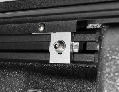 Roll-N-Lock M-Series Retractable Tonneau Cover: Jeep Gladiator (18-26) w/ Trail Rail - 5ft Bed