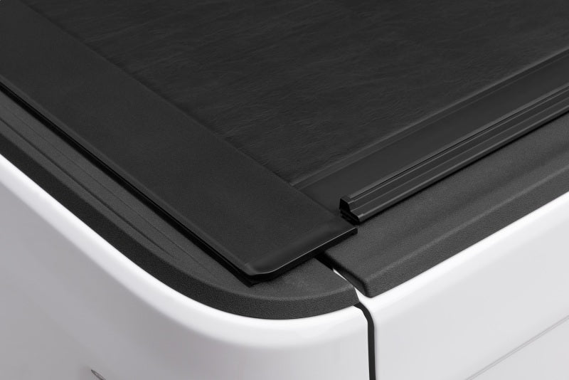 Rugged Ridge Armis Retractable Locking Bed Cover w/o Trail Rails: Jeep Gladiator (18-26)