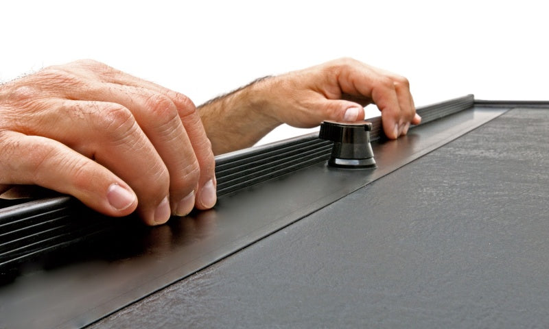 Roll-N-Lock 5ft Bed M-Series Retractable Tonneau Cover | Ford Ranger (19-26) (LG124M)