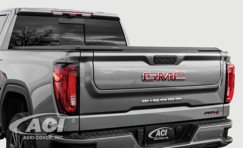 Access LOMAX Tri-Fold Cover | Chevrolet Silverado 1500 / ZR2 / GMC Sierra 1500 / AT4 (19-26) (B3020089)