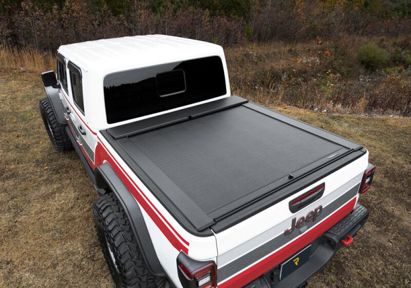 Roll-N-Lock M-Series Retractable Tonneau Cover: Jeep Gladiator (18-26) w/ Trail Rail - 5ft Bed