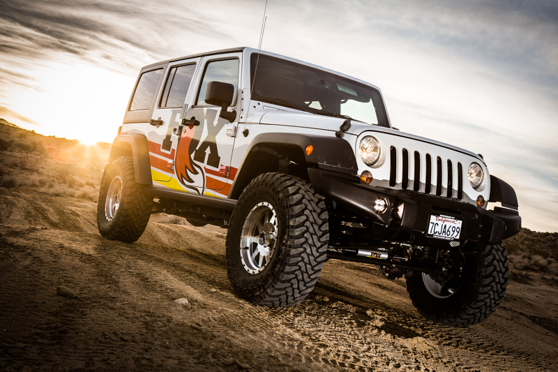 FOX Perf Series 2.0 Through Shaft Stabilizer 8.1in Tie Rod: Jeep Wrangler 3.6L (07-18)