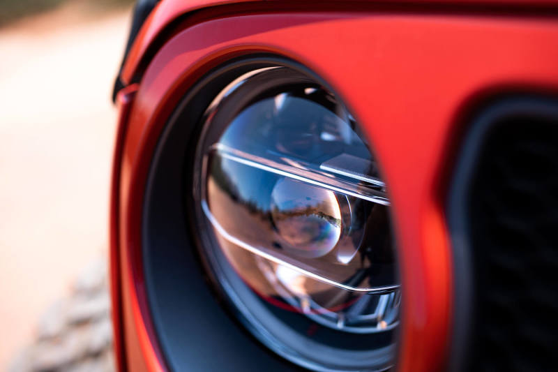 DV8 Offroad LED Projector Headlights: Jeep Wrangler (18-21) / Gladiator (20-21)