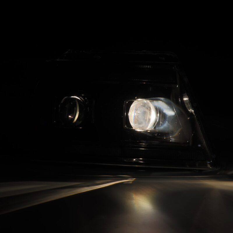 AlphaRex LUXX-Series Alpha-Black Projector Headlights | Ford F150 / Lincoln Mark LT (04-08) (880133)