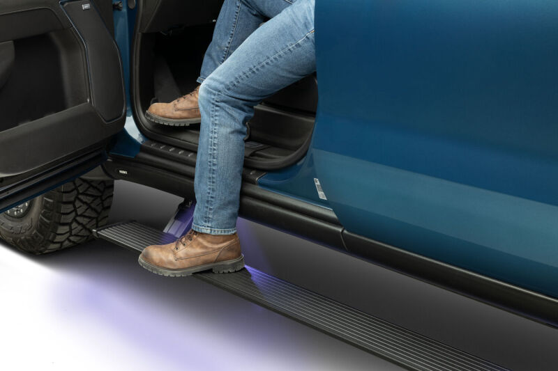 AMP Research PowerStep Plug N Play | Chevrolet Silverado 1500/2500HD/3500HD (19-26) / GMC Sierra 1500/2500HD/3500HD (19-26) (76255-01A)
