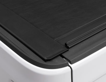 Roll-N-Lock M-Series Retractable Tonneau Cover: Jeep Gladiator (18-26) w/ Trail Rail - 5ft Bed