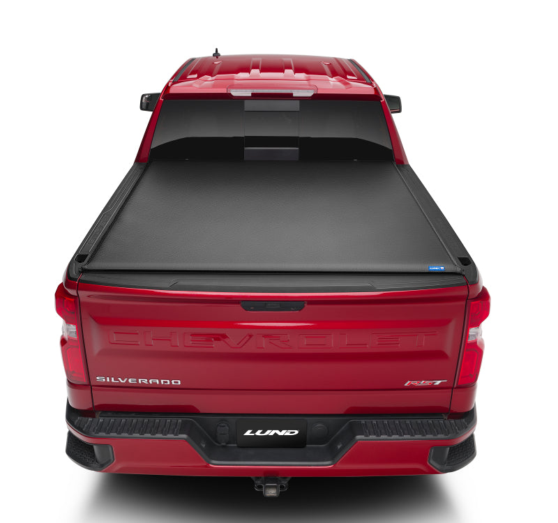 LUND Genesis Roll-Up Tonneau Cover | Chevrolet Colorado / GMC Canyon (15-22) / ZR2 (17-22) (960179)
