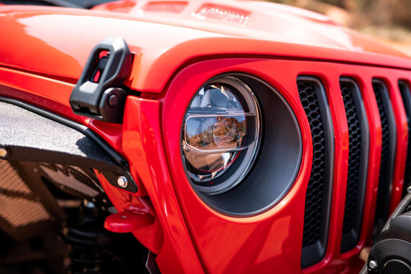 DV8 Offroad LED Projector Headlights: Jeep Wrangler (18-21) / Gladiator (20-21)