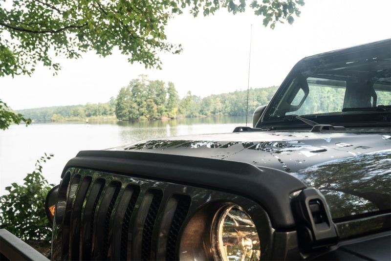 Bushwacker Trail Armor Hood Stone Guard Black: Jeep Wrangler (2018-2024) / Gladiator (2020-2024)