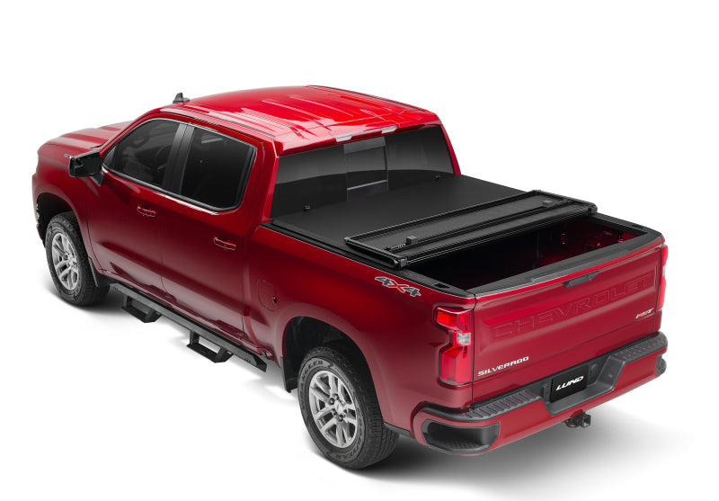 Lund Hard Fold Tonneau Cover | Toyota Tacoma (16-23) 5ft Bed Black (969186)