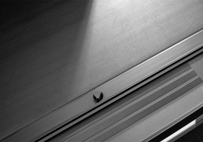 Roll-N-Lock M-Series Retractable Tonneau Cover | Ford F-150 (21-23 / 24-26) / F-150 Raptor (21-23 / 24-26) / F-150 Lightning (22-26) (LG131M)