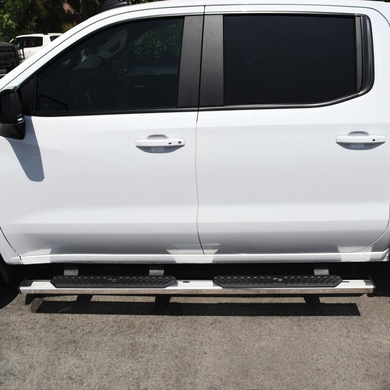 Westin R5 Nerf Step Bars | Chevrolet Silverado 1500 / GMC Sierra 1500 (19-26) / ZR2 / 2500HD / 3500HD (20-26) (28-51270)