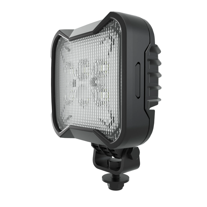 BASEline 1100 eLumen - 12V LED offroad accessory | Iron Ridge Offroad