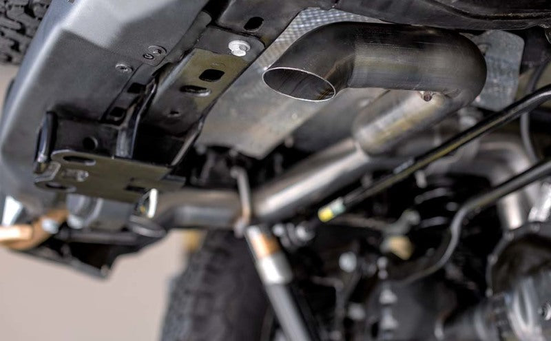 MagnaFlow 2.5in Rock Crawler Series Stainless Steel Cat-Back Exhaust Single Rear Exit: Jeep Gladiator 2020-2024