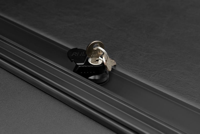 Roll-N-Lock M-Series Retractable Tonneau Cover | Ram 1500/2500/3500 (19-26) (LG402M)