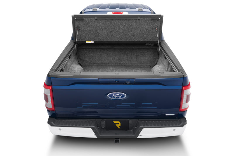 Undercover Ultra Flex Bed Cover | Ford F-150 (21-23) / F-150 (24-26) / F-150 Raptor (21-23) / F-150 Raptor (24-26) / F-150 Lightning (22+) (UX22029)