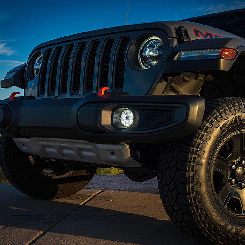 ARB V3JW2KWSO Nacho Quatro SAE White Plug N Play Fog Light Kit | Jeep JL/JT (20-25/18-25) (V3JW2KWSO)