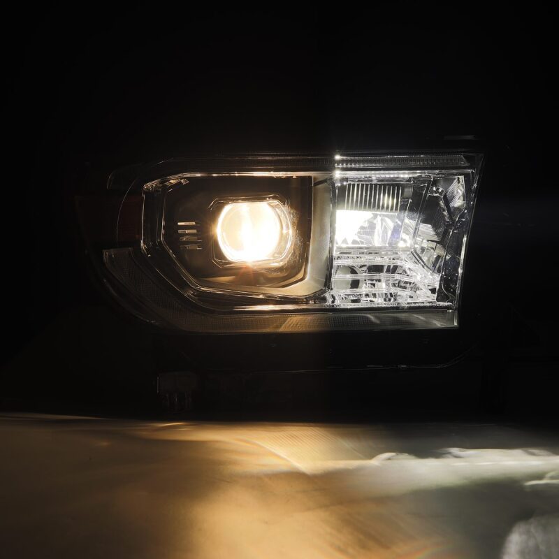 AlphaRex 07-13 Toyota Tundra / 08-17 Sequoia LUXX LED Projector Headlights | Toyota Tundra / Sequoia (07-17) (880824)