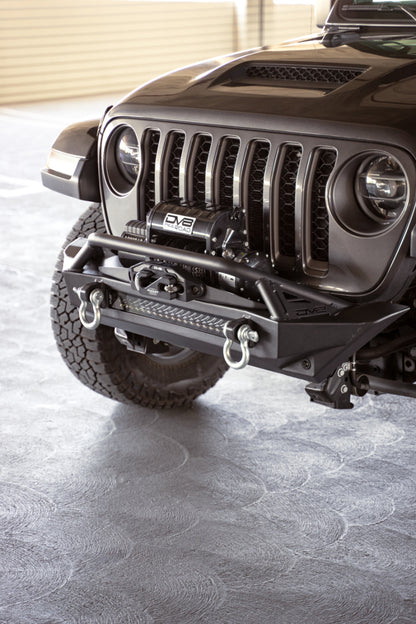 DV8 Offroad FS-1 Series Stubby Front Bumper: Jeep Gladiator / Wrangler (18-26) - Black Powder Coat