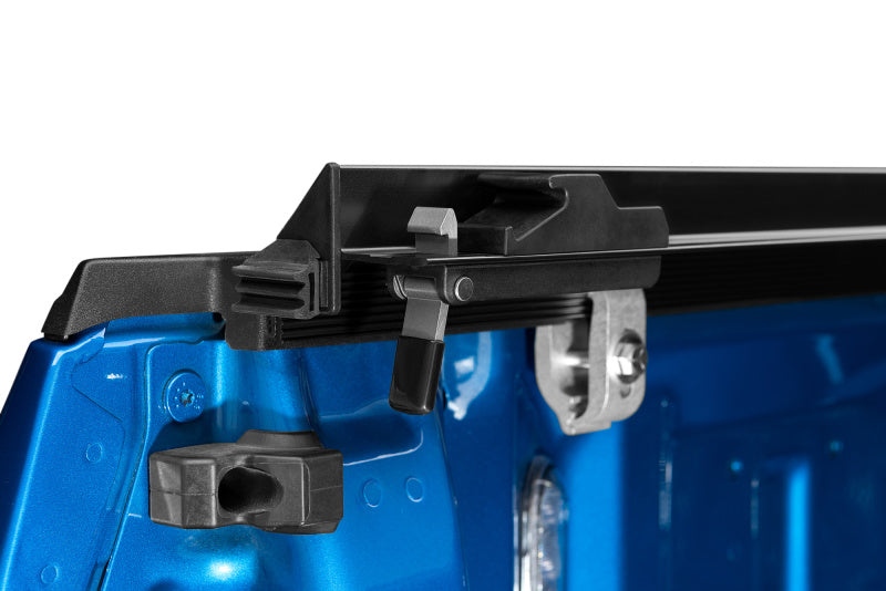 LUND Genesis Roll-Up Tonneau Cover | Chevrolet Colorado (15-17) / GMC Canyon (15-22) (960180)