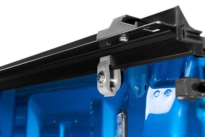 LUND Genesis Roll-Up Tonneau Cover | Chevrolet Colorado / GMC Canyon (15-22) / ZR2 (17-22) (960179)